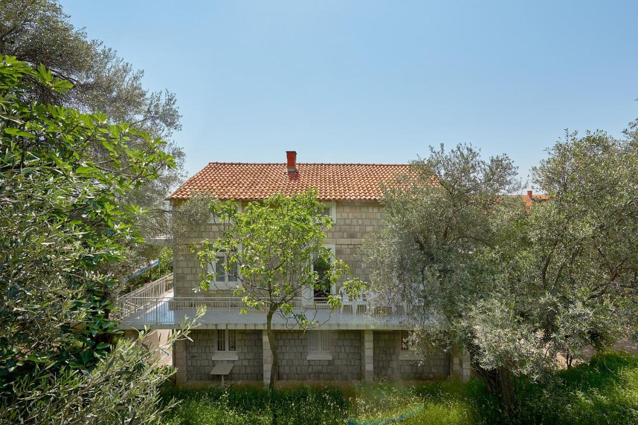 Apartmani Kuca U Maslinama Sveti Stefan Exterior photo