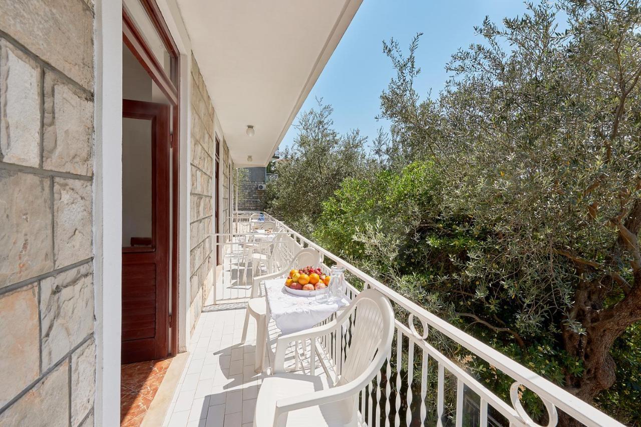 Apartmani Kuca U Maslinama Sveti Stefan Exterior photo