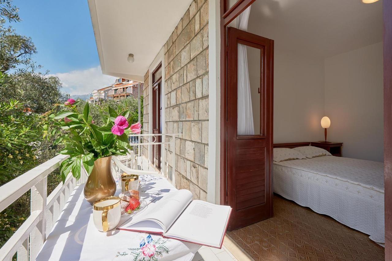 Apartmani Kuca U Maslinama Sveti Stefan Exterior photo